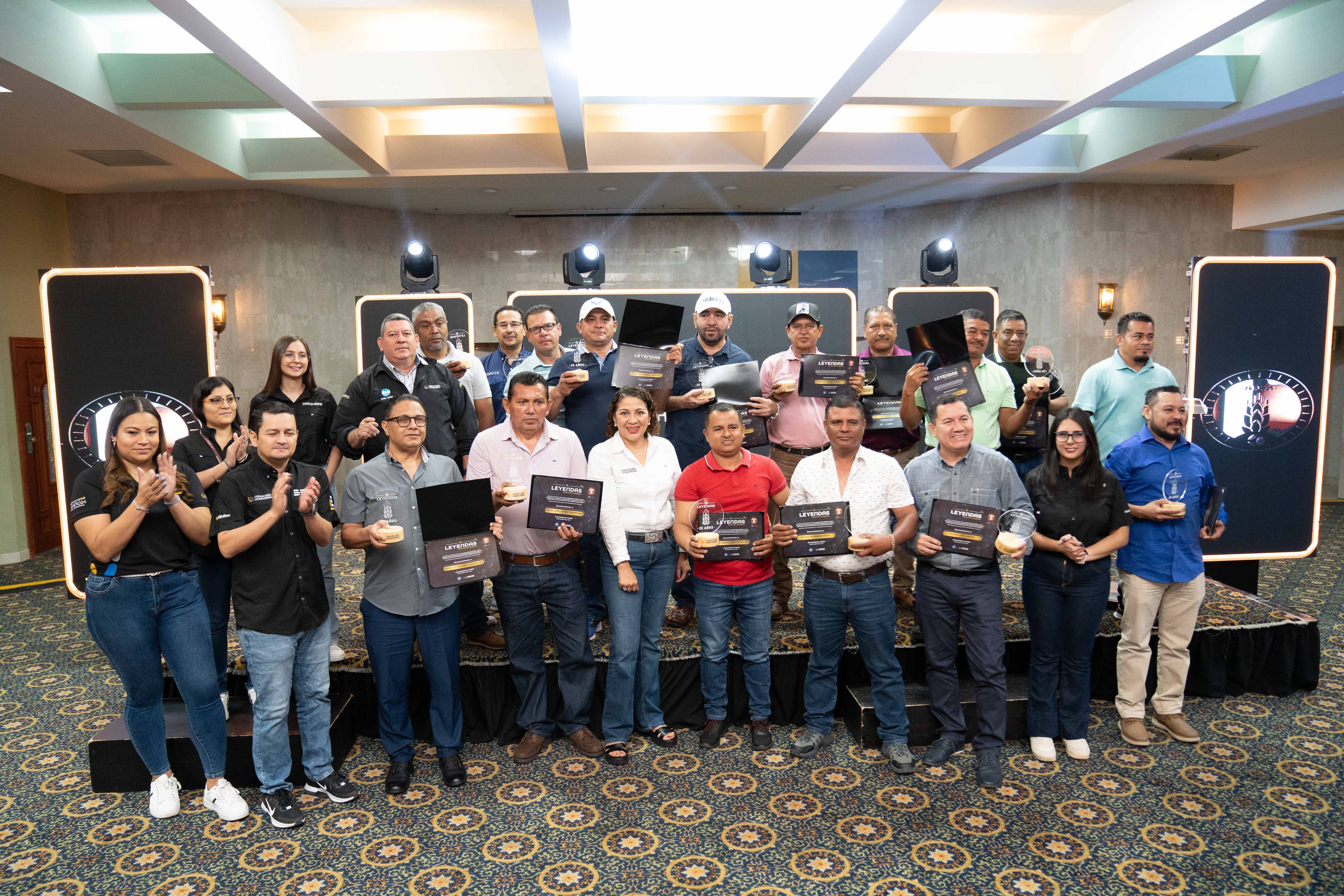 Reconocimiento a trabajadores con exitosas trayectorias cerveceria hondureña